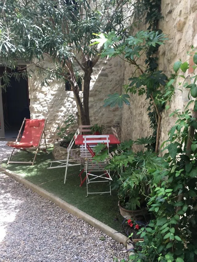 Guest house Chambre Sur Jardin Secret - Avignon Centre - Climatisee France