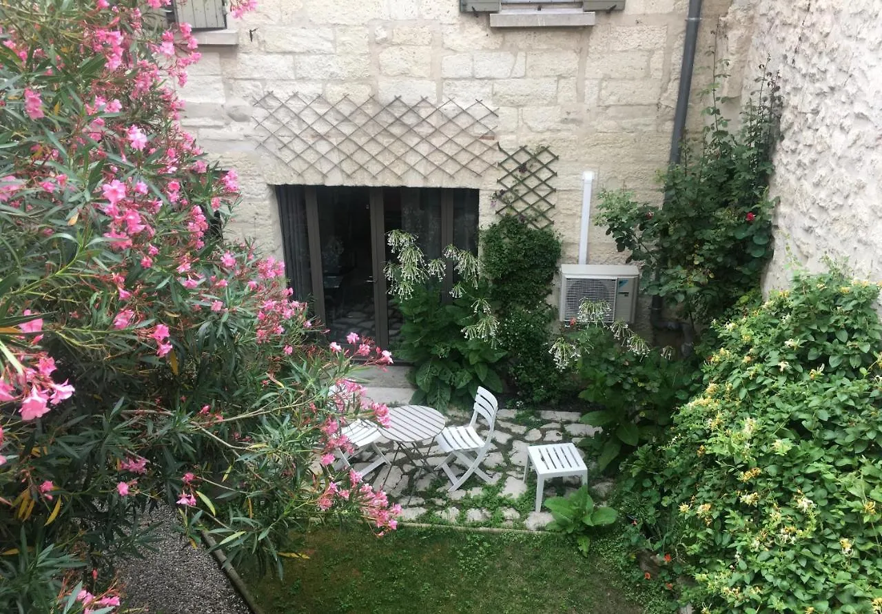 Chambre Sur Jardin Secret - Avignon Centre - Climatisee Guest house